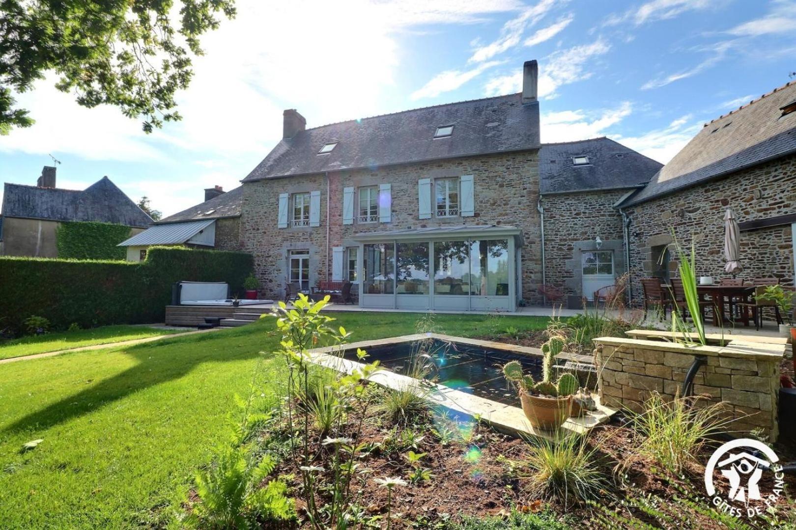Bed and Breakfast Le Jardin De Quercus Bazouges-la-Pérouse Exteriér fotografie